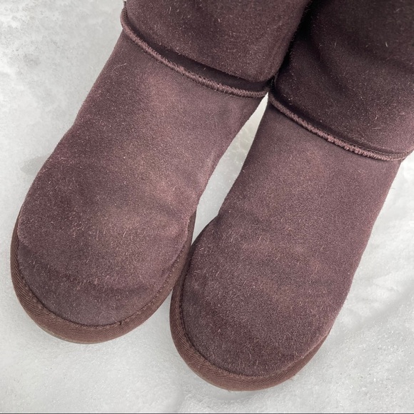 UGG Classic Short Boot Dark Chocolate Brown Size 6 - Picture 13 of 14